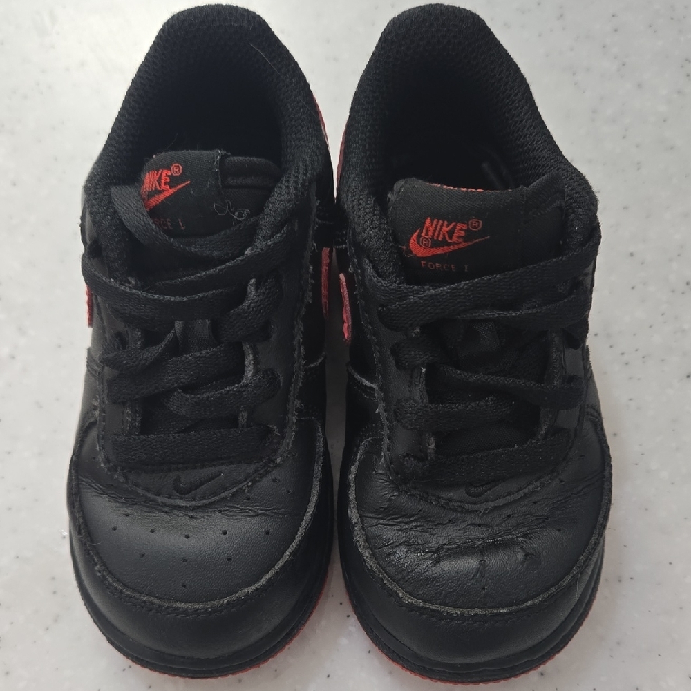 Nike Kids Black and Red Sneakers